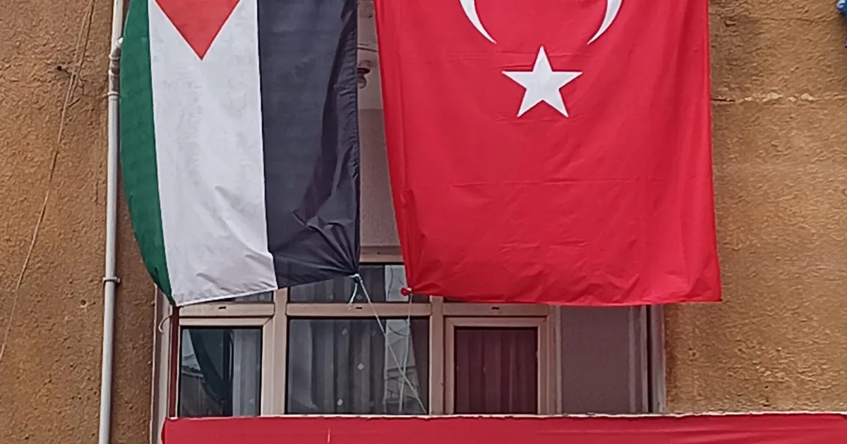 Edirne Keşan’da SP, Filistin bayrağı astı!